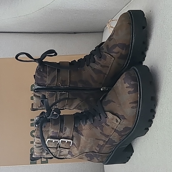 Design Lab Aurora Camo Combat Boots - 8 - Picture 4 of 15